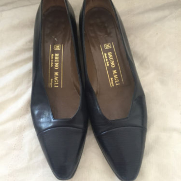 Bruno Magli Black Cap Toe Pointy Leather Flats - Picture 1 of 5